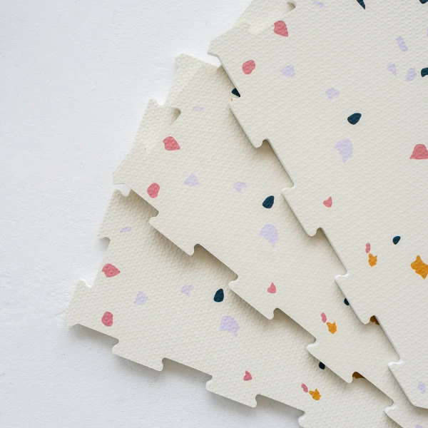 Mata Piankowa EVA Terrazzo Cream - Puzzle Podłogowe  | 3 Sprouts 