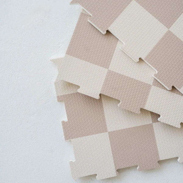 Mata Piankowa EVA Checkerboard Beige - Puzzle Podłogowe  | 3 Sprouts 